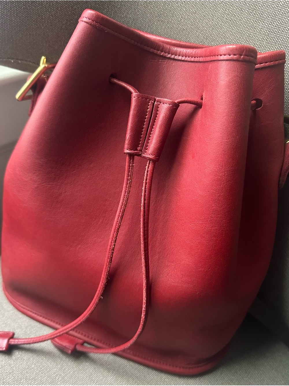 COACH VINTAGE RED LEATHER LULA'S BUCKET DUFFLE BAG 9952 - Picture 2 of 10